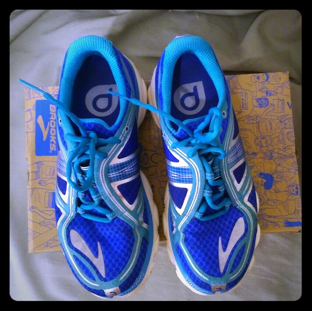 Brooks sneakers